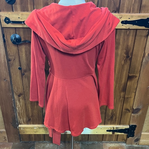 Adorn Red Hooded Wrap size Large Trendy and Avant Garde. - Picture 6 of 6